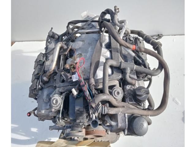 bontott MERCEDES-BENZ E-CLASS Motor (Fűzött blokk hengerfejjel)