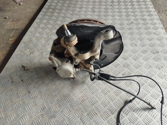 bontott MERCEDES-BENZ E-CLASS Jobb első Kerékagy