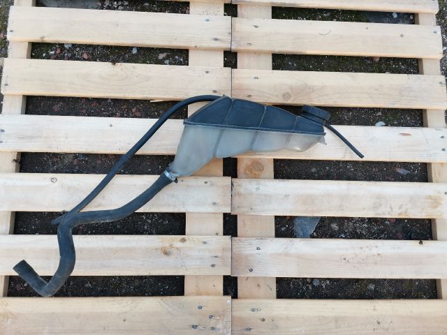 bontott MERCEDES-BENZ E-CLASS Kiegyenlítő Tartály