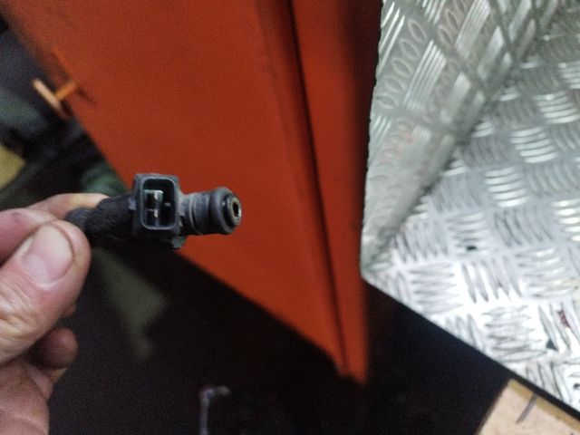 bontott MERCEDES-BENZ E-CLASS Porlasztó (1 db)