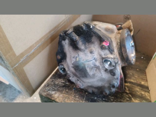 bontott MERCEDES-BENZ E-CLASS Hátsó Differenciálmű