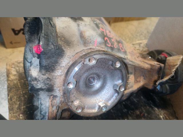 bontott MERCEDES-BENZ E-CLASS Hátsó Differenciálmű