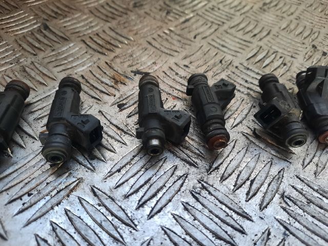 bontott MERCEDES-BENZ E-CLASS Porlasztó (1 db)