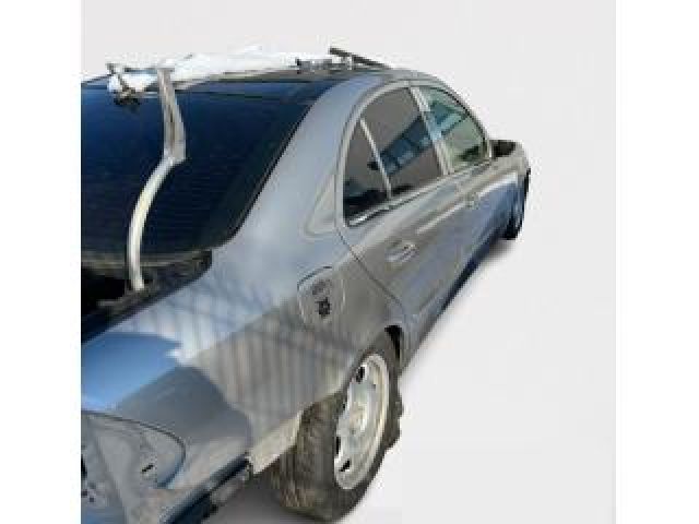 bontott MERCEDES-BENZ E-CLASS Jobb első Fékkengyel