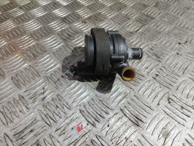 bontott MERCEDES-BENZ E-CLASS Vízpumpa