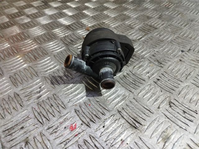 bontott MERCEDES-BENZ E-CLASS Vízpumpa