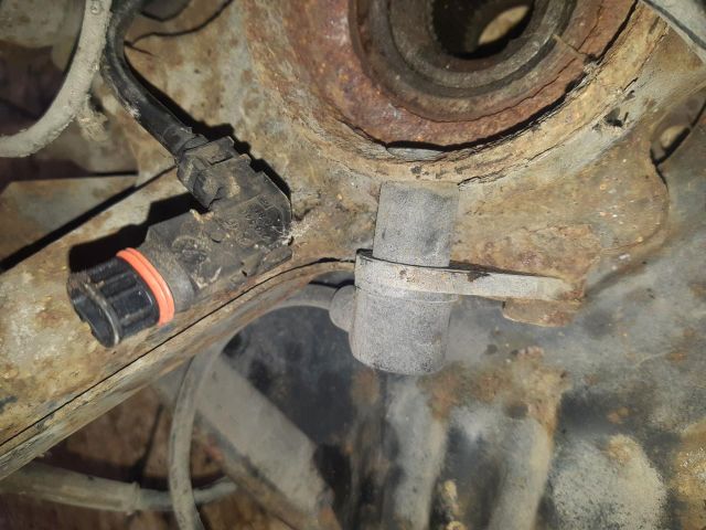 bontott MERCEDES-BENZ E-CLASS Bal első Csonkállvány Kerékaggyal