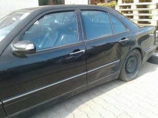bontott MERCEDES-BENZ E-CLASS Jobb első Kerékagy