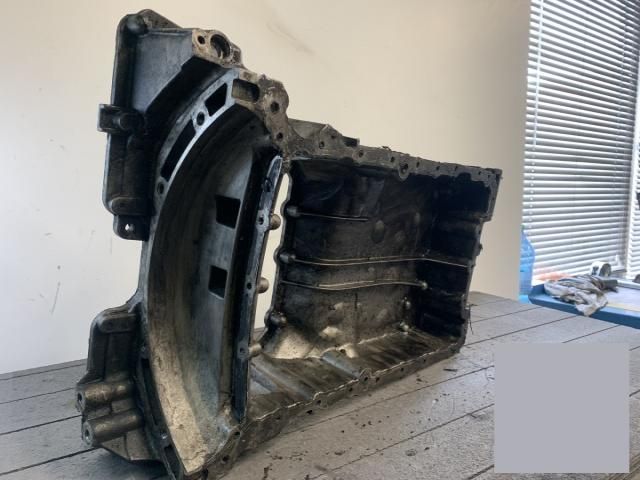 bontott MERCEDES-BENZ E-CLASS Olajteknő