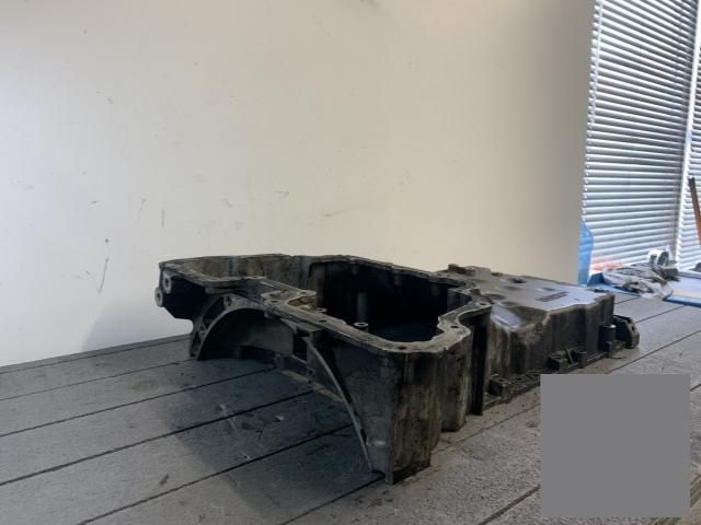 bontott MERCEDES-BENZ E-CLASS Olajteknő