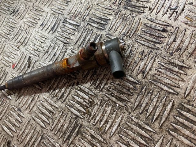 bontott MERCEDES-BENZ E-CLASS Porlasztó (1 db)