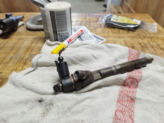 bontott MERCEDES-BENZ E-CLASS Porlasztó (1 db)