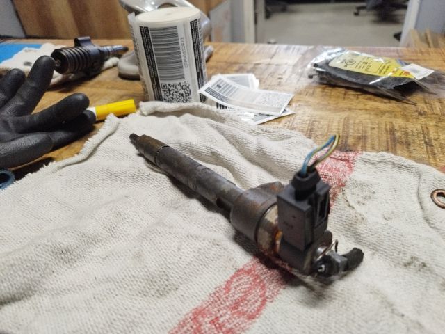 bontott MERCEDES-BENZ E-CLASS Porlasztó (1 db)