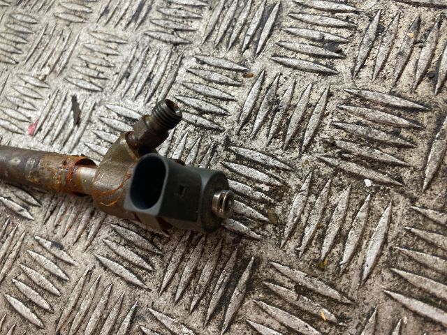 bontott MERCEDES-BENZ E-CLASS Porlasztó (1 db)