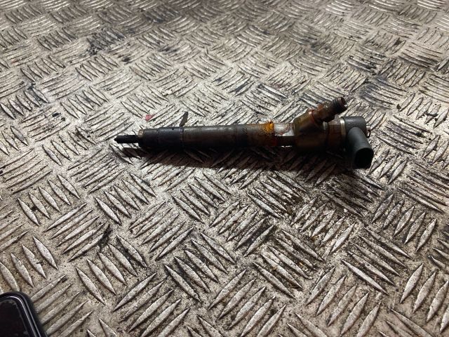 bontott MERCEDES-BENZ E-CLASS Porlasztó (1 db)