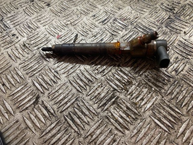 bontott MERCEDES-BENZ E-CLASS Porlasztó (1 db)