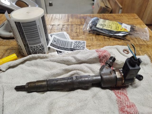 bontott MERCEDES-BENZ E-CLASS Porlasztó (1 db)