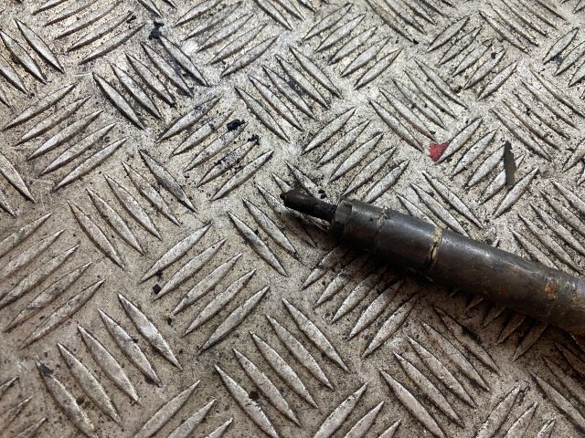 bontott MERCEDES-BENZ E-CLASS Porlasztó (1 db)