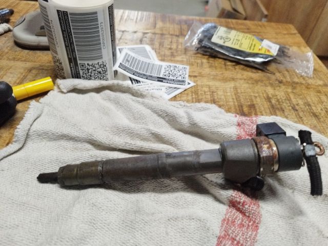 bontott MERCEDES-BENZ E-CLASS Porlasztó (1 db)