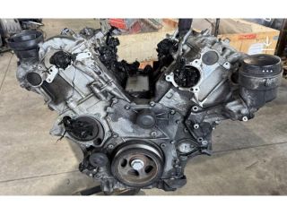 bontott MERCEDES-BENZ E-CLASS Motor (Fűzött blokk hengerfejjel)
