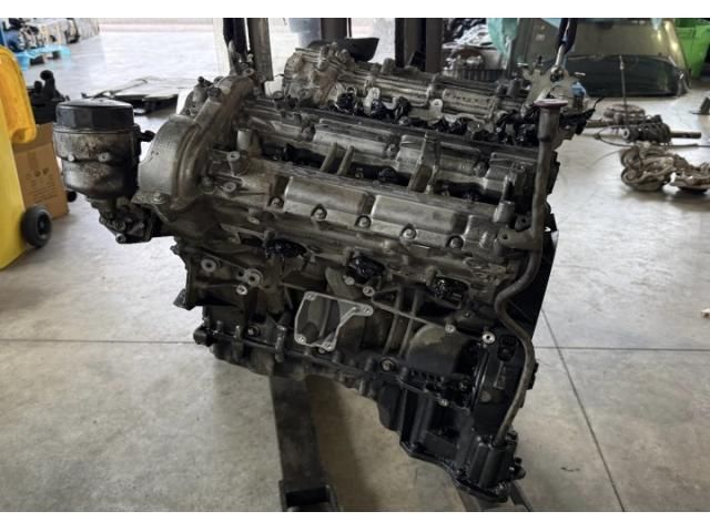 bontott MERCEDES-BENZ E-CLASS Motor (Fűzött blokk hengerfejjel)