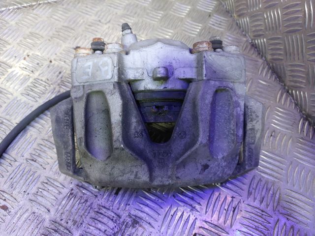 bontott MERCEDES-BENZ E-CLASS Bal első Féknyereg Munkahengerrel