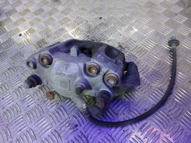 bontott MERCEDES-BENZ E-CLASS Bal első Féknyereg Munkahengerrel