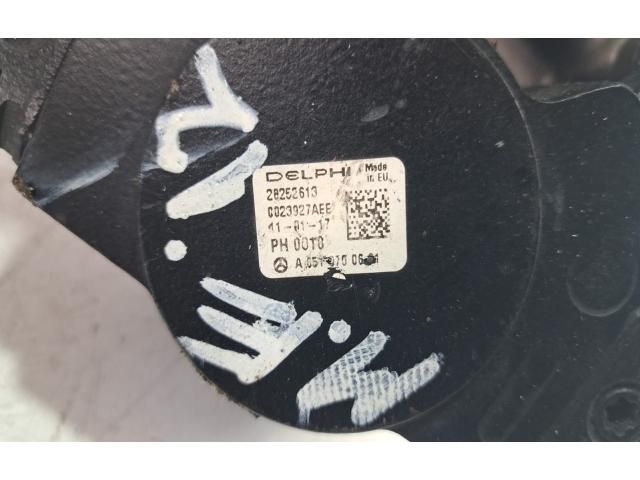 bontott MERCEDES-BENZ E-CLASS Adagoló