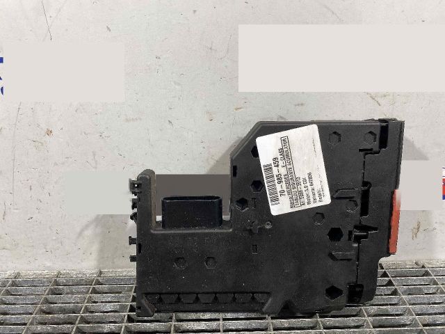 bontott MERCEDES-BENZ E-CLASS Biztosítéktábla Motortér