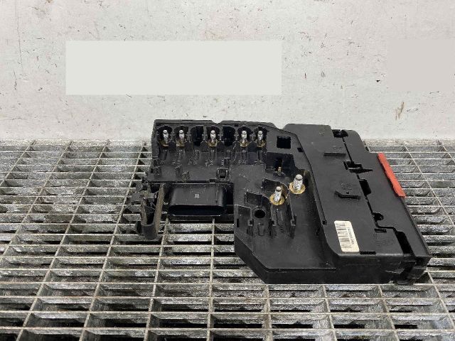 bontott MERCEDES-BENZ E-CLASS Biztosítéktábla Motortér