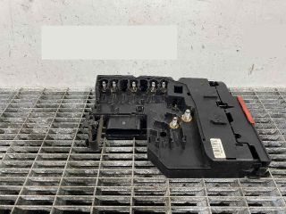 bontott MERCEDES-BENZ E-CLASS Biztosítéktábla Motortér