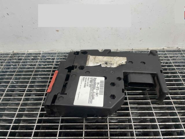 bontott MERCEDES-BENZ E-CLASS Biztosítéktábla Motortér