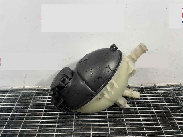 bontott MERCEDES-BENZ E-CLASS Kiegyenlítő Tartály