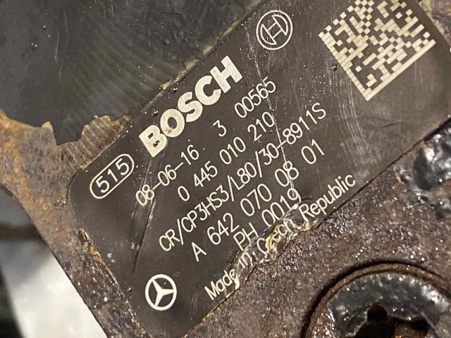 bontott MERCEDES-BENZ E-CLASS Nagynyomású Szivattyú