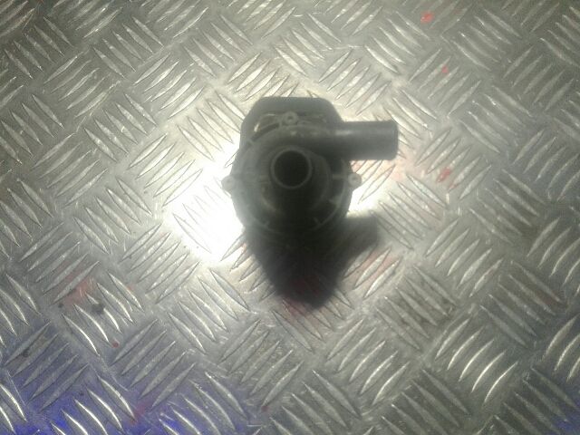 bontott MERCEDES-BENZ E-CLASS Vízpumpa