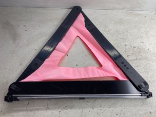 bontott MERCEDES-BENZ E-CLASS Elakadásjelző Háromszög