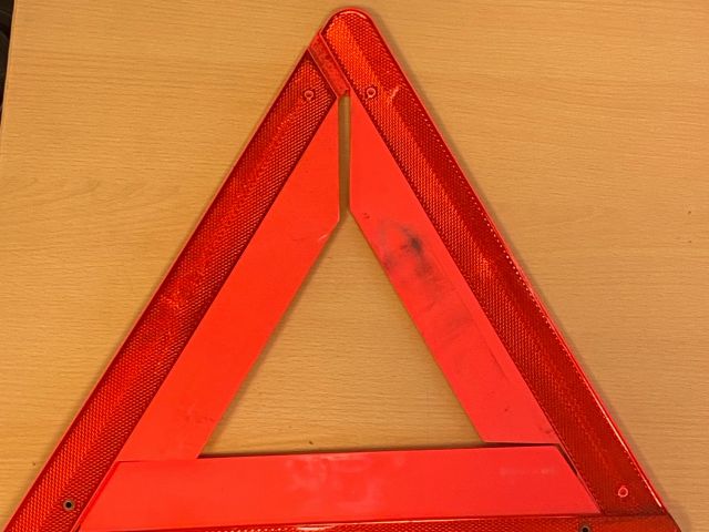 bontott MERCEDES-BENZ E-CLASS Elakadásjelző Háromszög