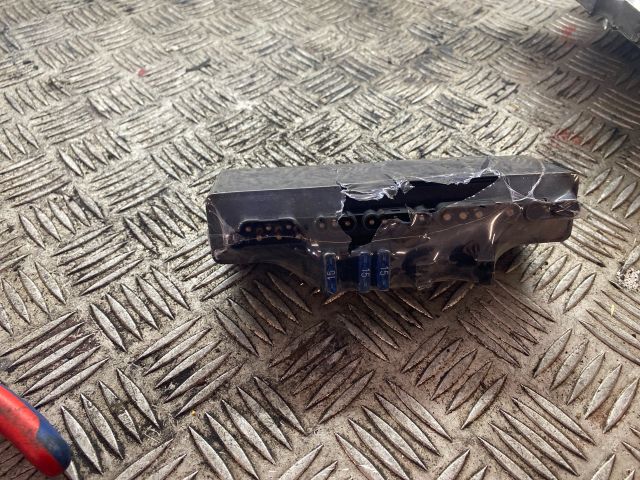 bontott MERCEDES-BENZ E-CLASS Elektronika (Magában)