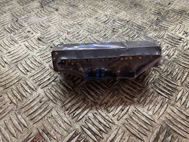 bontott MERCEDES-BENZ E-CLASS Elektronika (Magában)