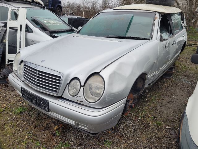 bontott MERCEDES-BENZ E-CLASS Első Ablakmosó Szivattyú