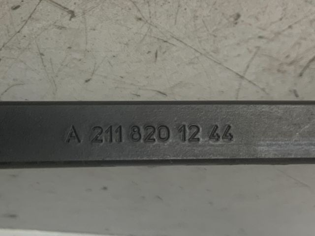 bontott MERCEDES-BENZ E-CLASS Első Ablaktörlő Kar