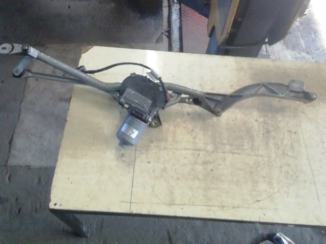 bontott MERCEDES-BENZ E-CLASS Első Ablaktörlő Szerkezet Motorral