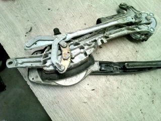 bontott MERCEDES-BENZ E-CLASS Első Ablaktörlő Szerkezet Motorral