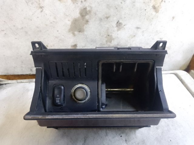 bontott MERCEDES-BENZ E-CLASS Első Hamutartó