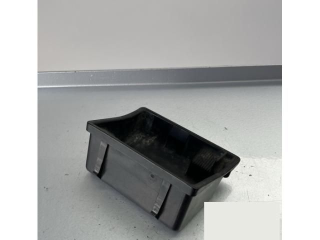 bontott MERCEDES-BENZ E-CLASS Első Hamutartó