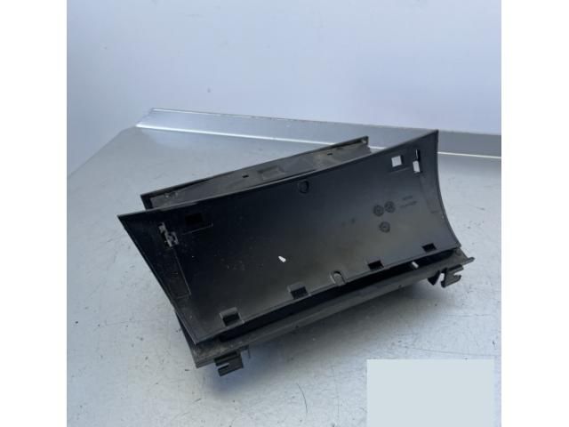 bontott MERCEDES-BENZ E-CLASS Első Hamutartó