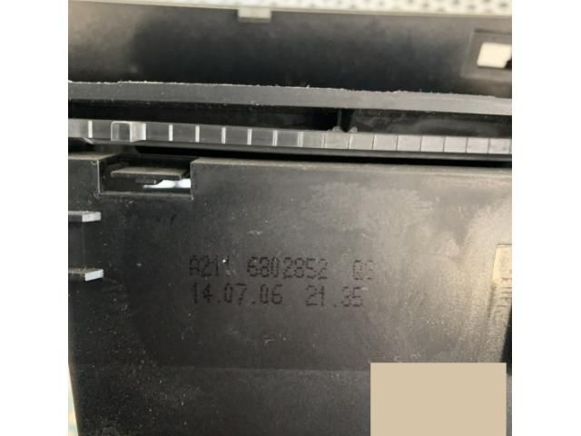 bontott MERCEDES-BENZ E-CLASS Első Hamutartó