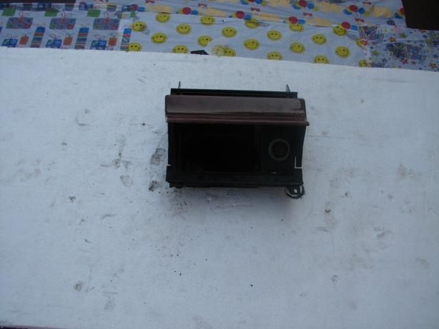 bontott MERCEDES-BENZ E-CLASS Első Hamutartó