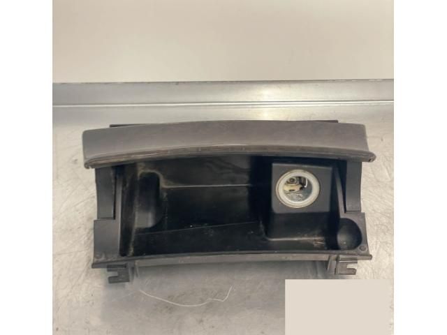 bontott MERCEDES-BENZ E-CLASS Első Hamutartó