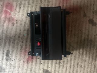 bontott MERCEDES-BENZ E-CLASS Első Hamutartó